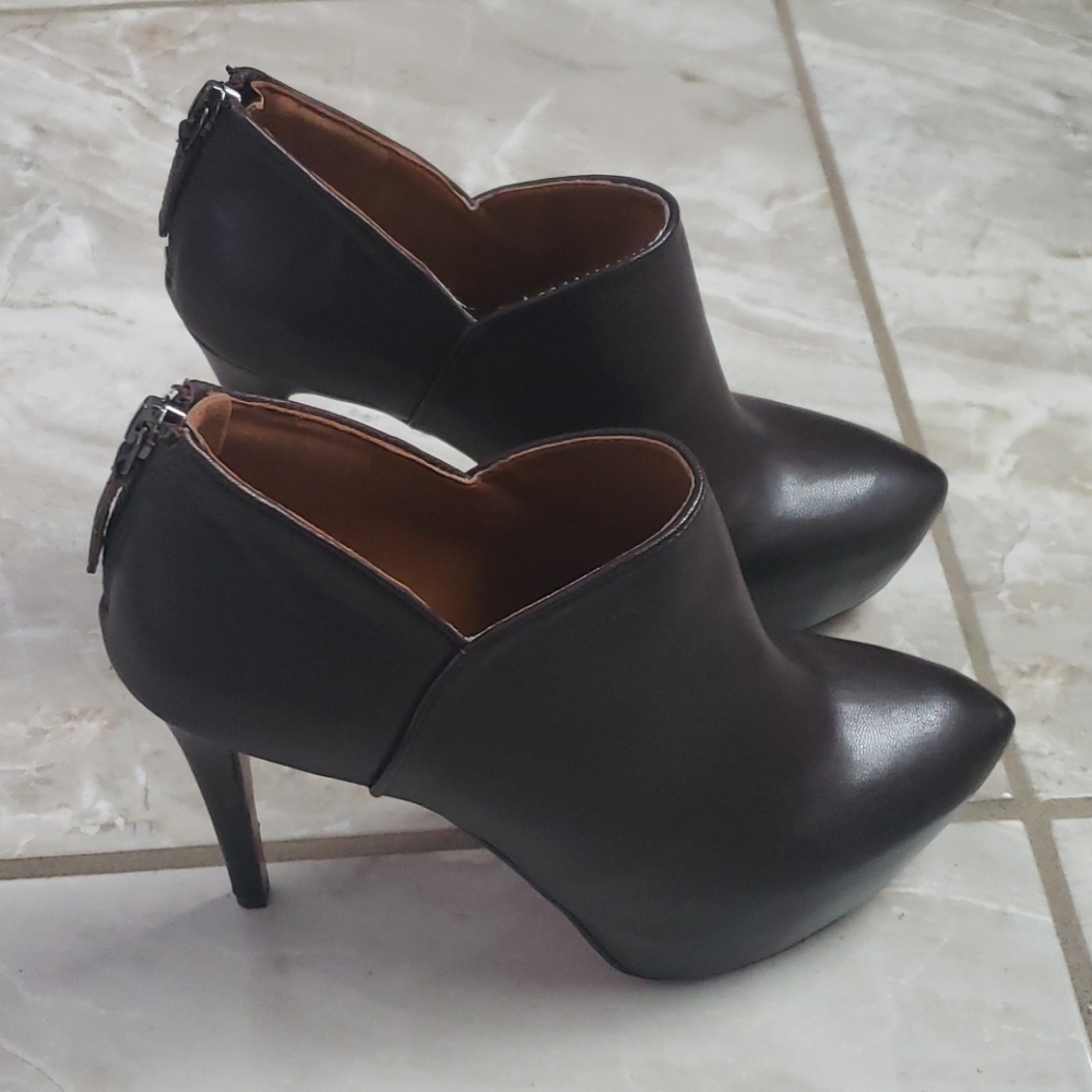 Nine West - Picture 3 of 7